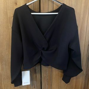 Lululemon twist back to front pullover *HTF